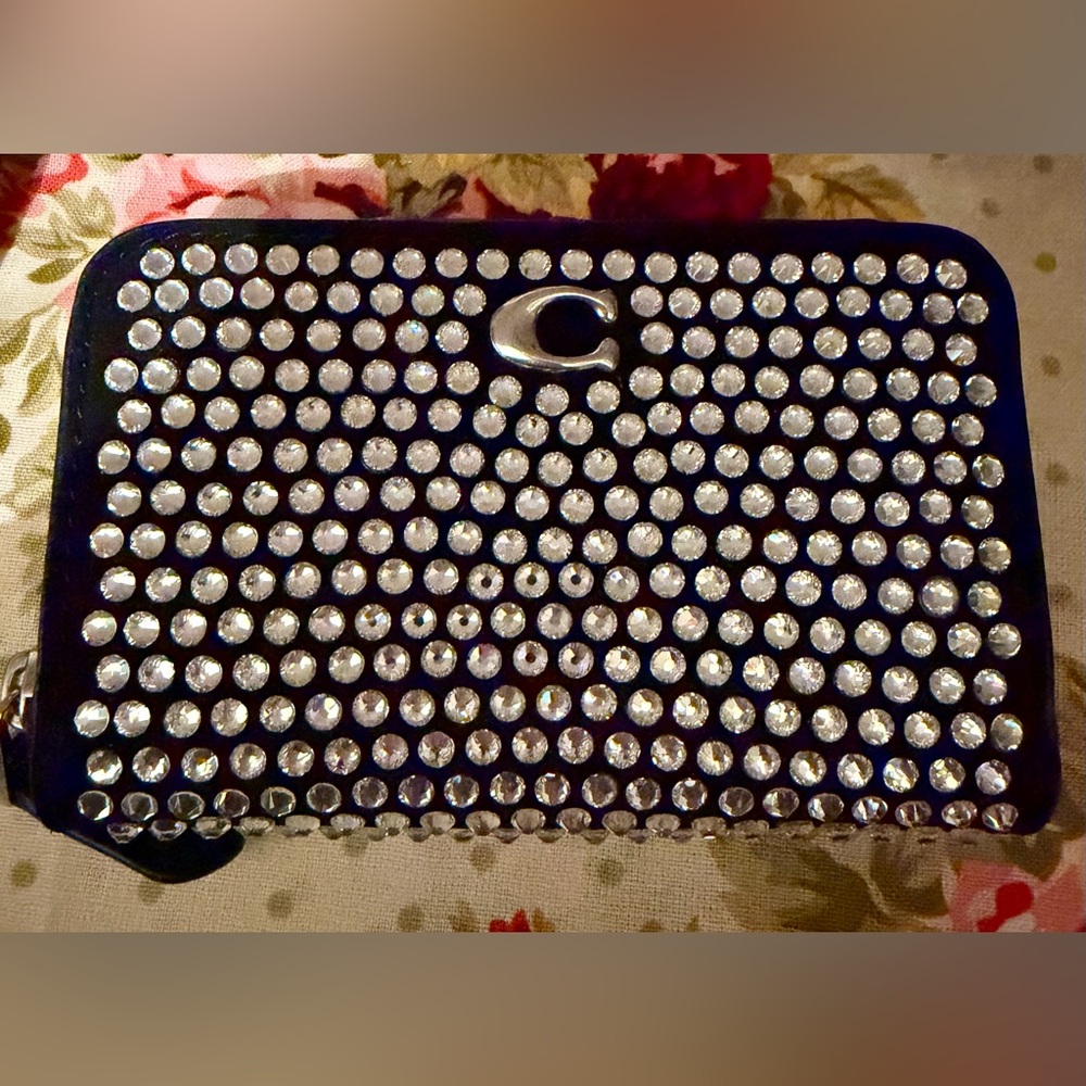 Coach Essential Slim Zip Coin Case Crystal